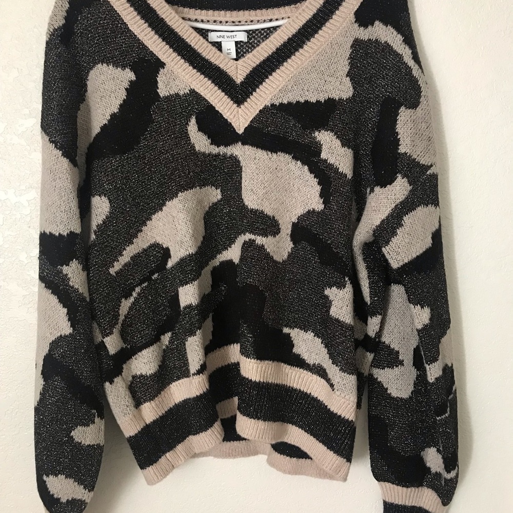 Women's Camouflage Sweater - Black and Cream